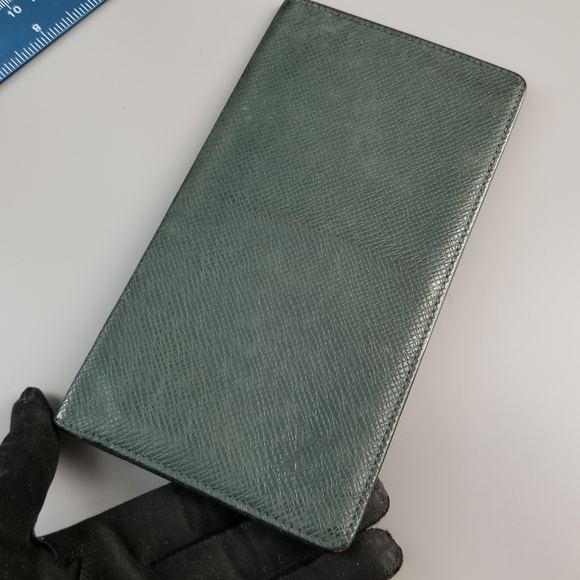 LOUIS VUITTON Vintage Taiga bifold wallet lime green Solid color France - Picture 13 of 16